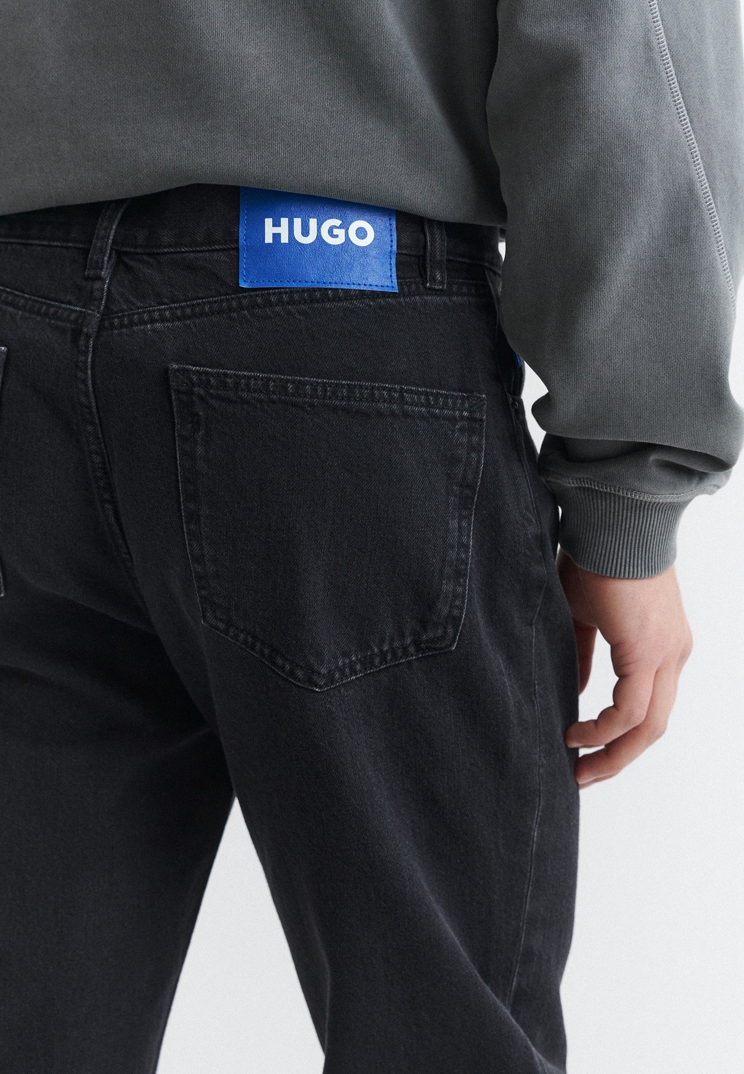 Джинсы Hugo