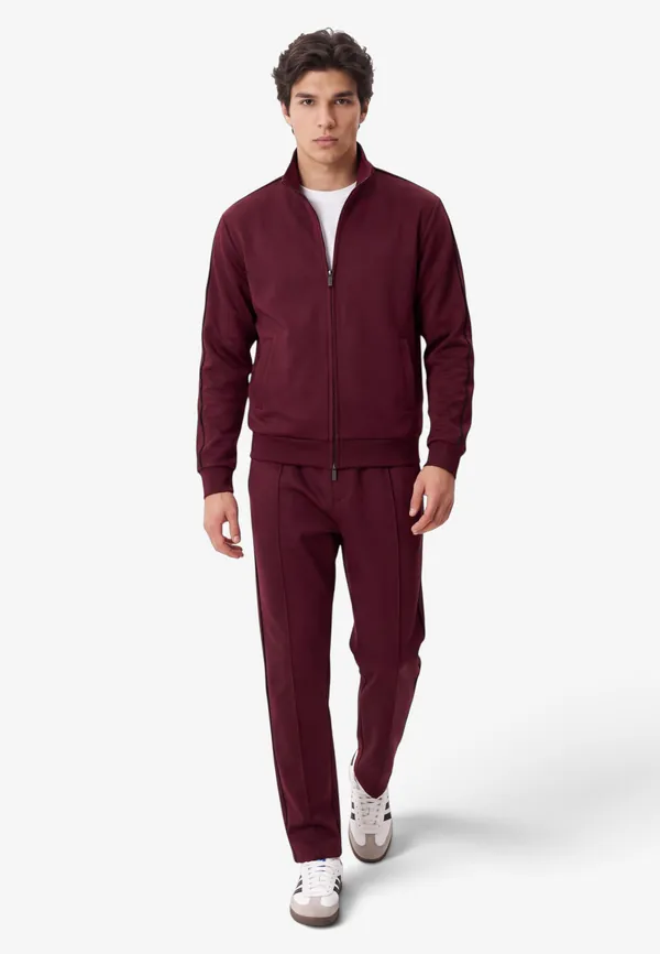Костюм спортивный Doux Saint