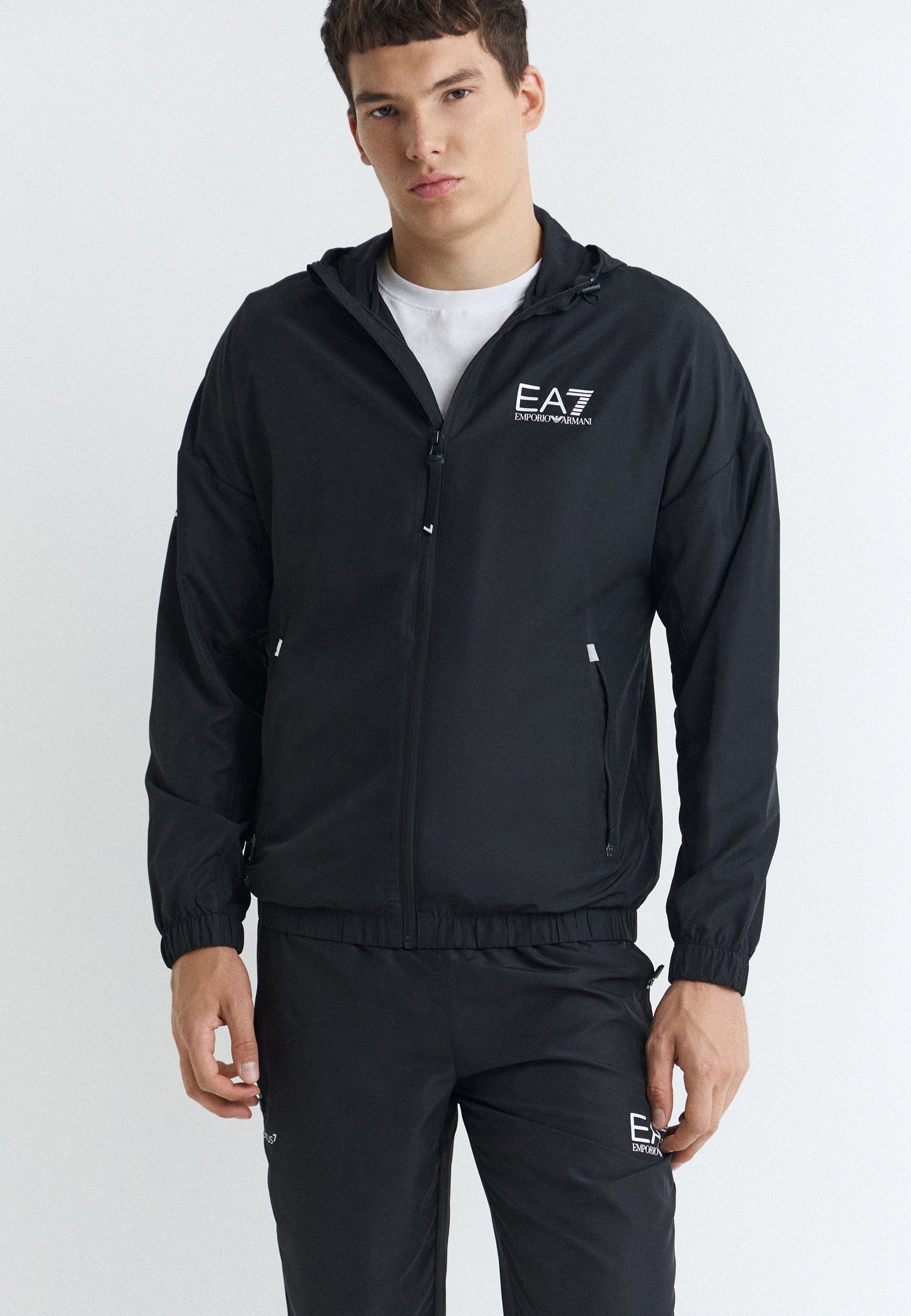 Костюм спортивный EA7