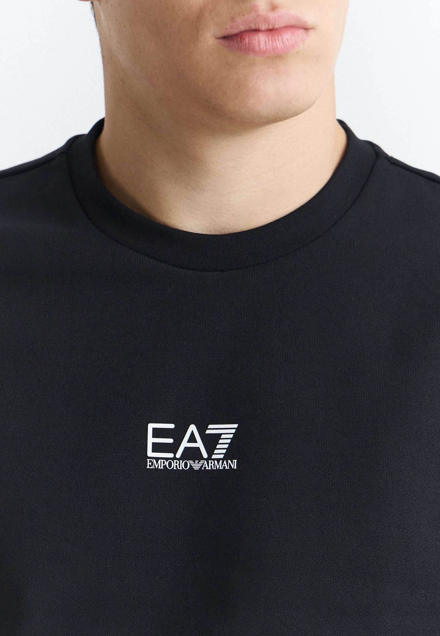 Костюм спортивный EA7
