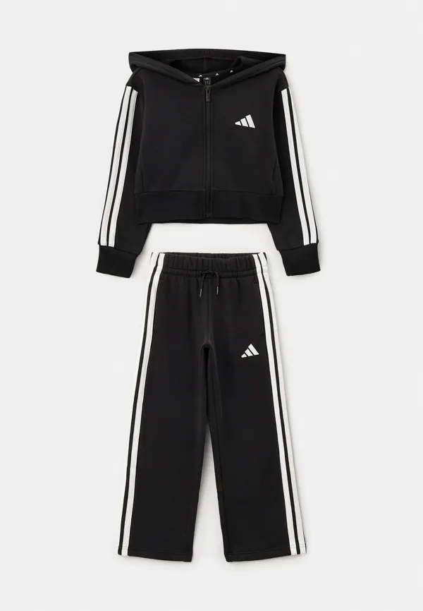 Костюм спортивный adidas
