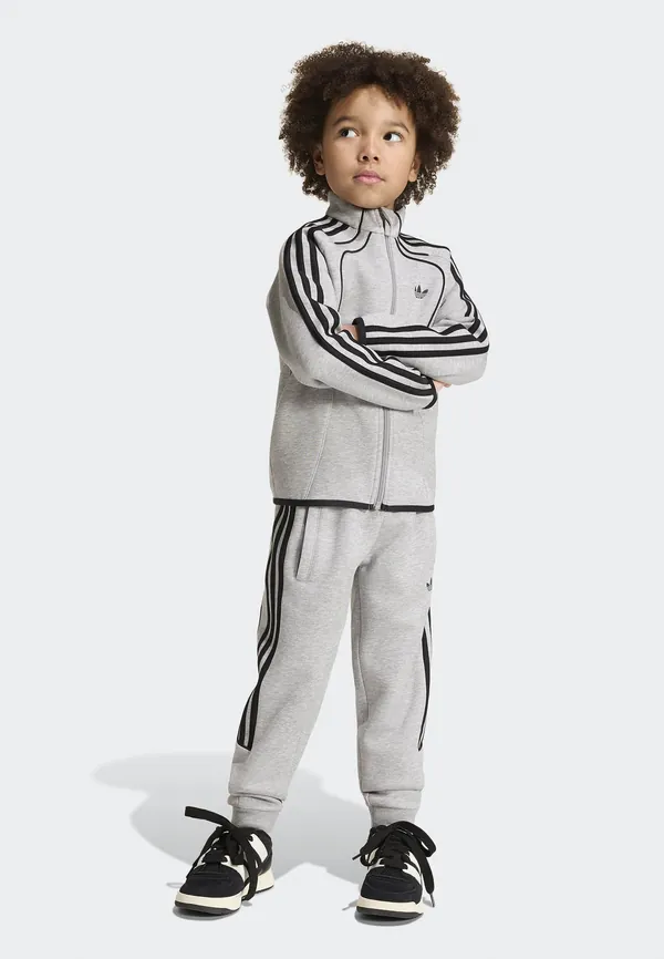 Костюм спортивный adidas Originals