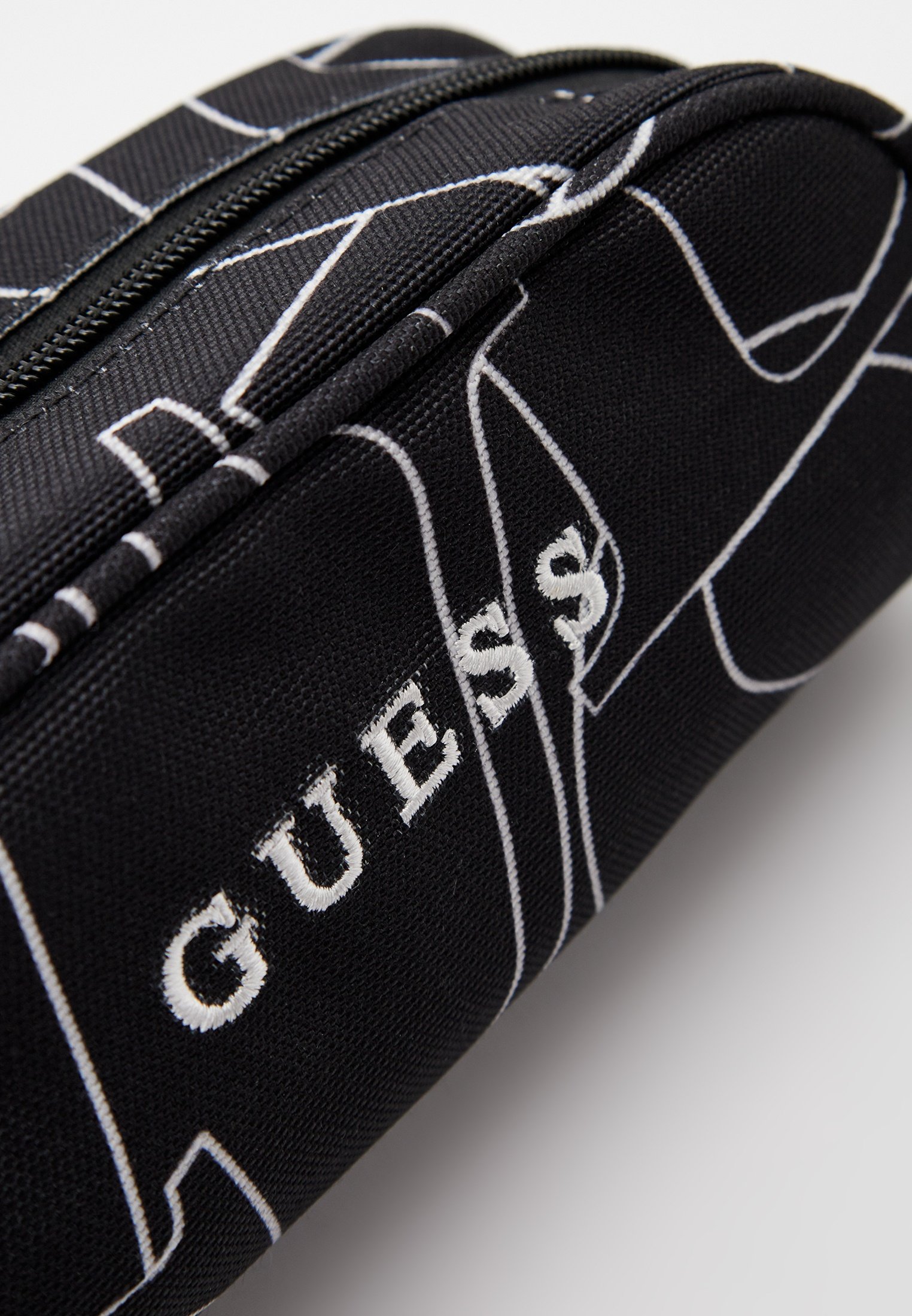 Пенал Guess