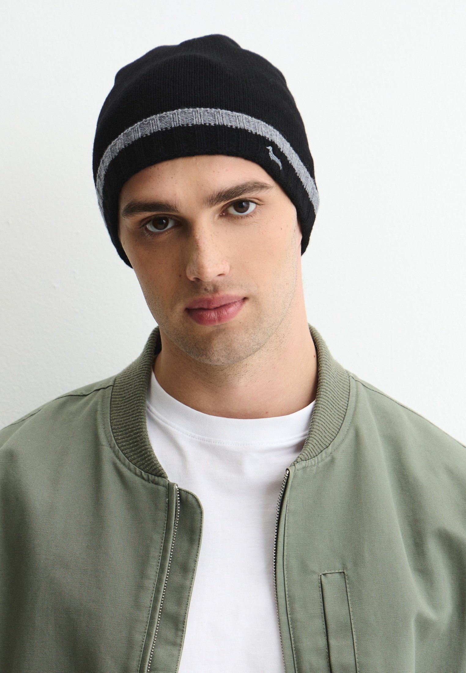 Шапка Harmont & Blaine